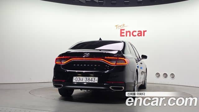 Hyundai Grandeur VI