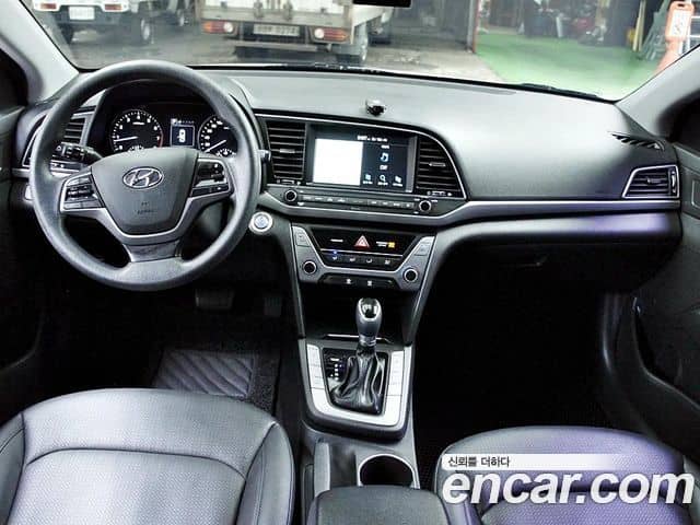 Hyundai Avante VI