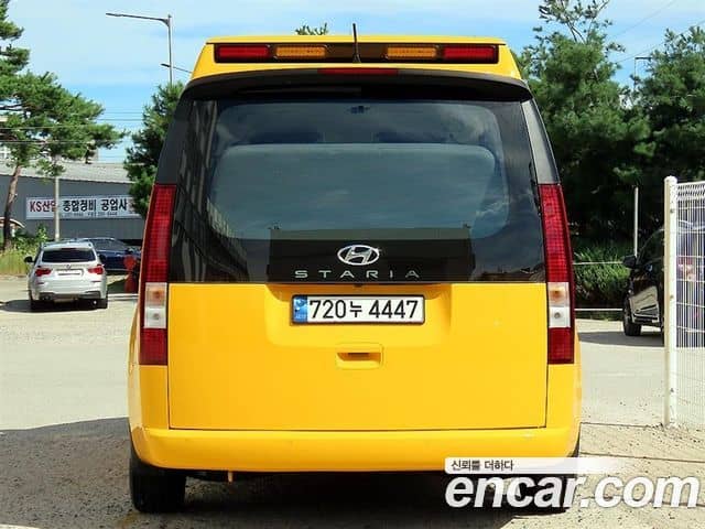 Hyundai Staria