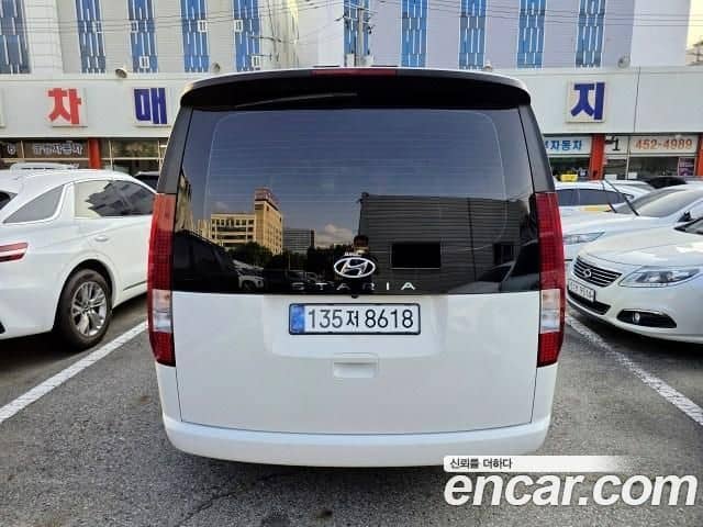 Hyundai Staria