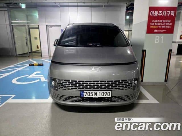 Hyundai Staria
