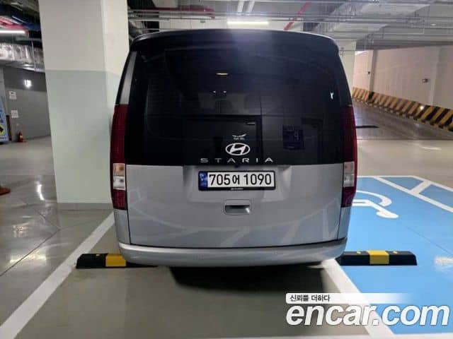 Hyundai Staria