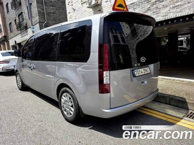 Hyundai Staria