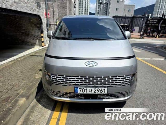 Hyundai Staria