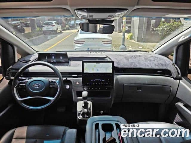 Hyundai Staria