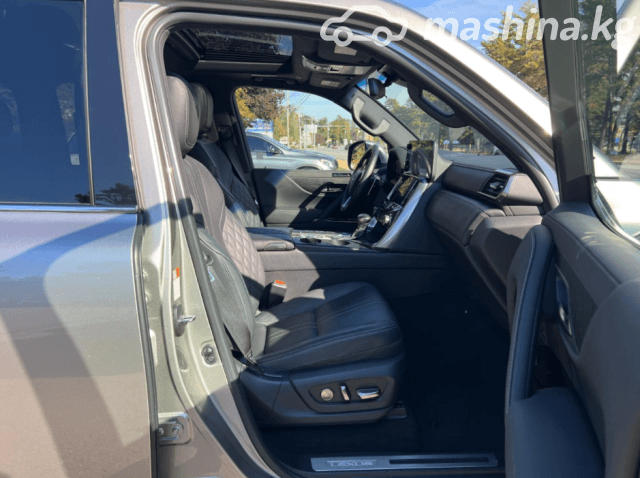 Lexus LX IV 600 3.5 AT 4WD
