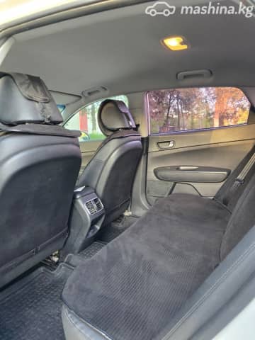 Kia K5 II 2.0 AT