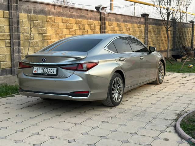 Lexus ES VII 300h 2.5hyb CVT