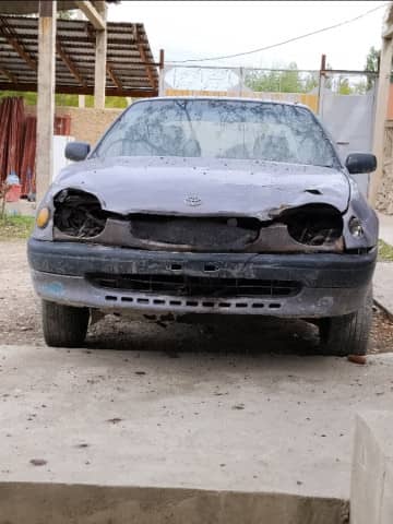 Toyota Corolla VIII (E110) 1.3 MT
