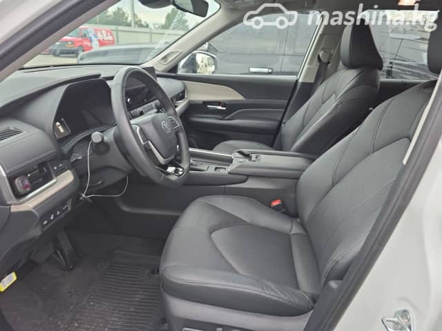 Toyota Grand Highlander 2.5hyb CVT 4WD