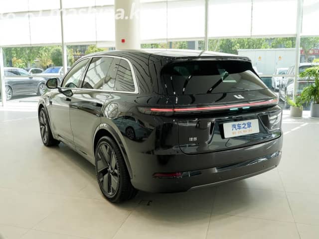 LiXiang L7 Рестайлинг 1.5hyb AT 4WD
