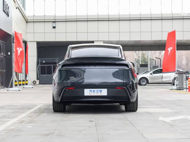 Tesla Model Y I Long Range Electro AT