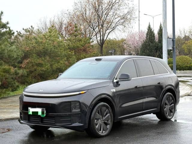 LiXiang L6 1.5hyb AT 4WD