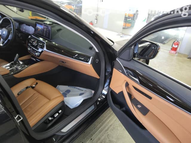 BMW 5 серии VII (G30/G31) Рестайлинг 520i 2.0 AT