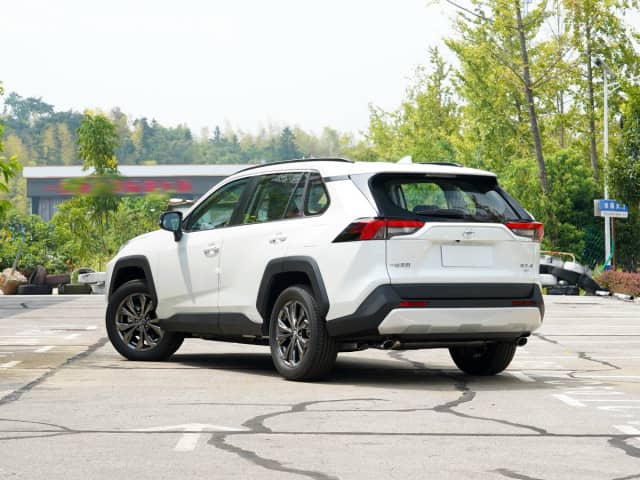 Toyota RAV4 V (XA50) 2.0 CVT