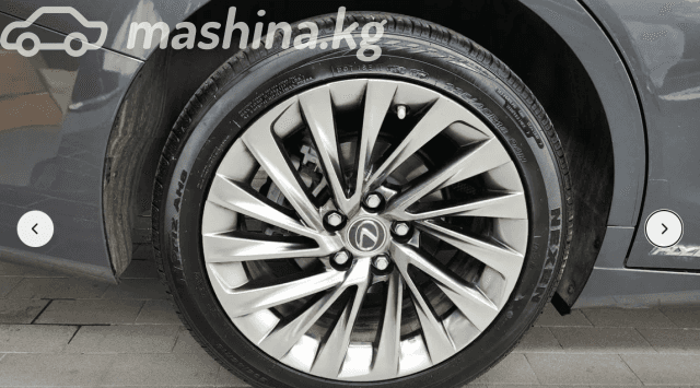 Lexus ES VII Рестайлинг 300h 2.5hyb CVT