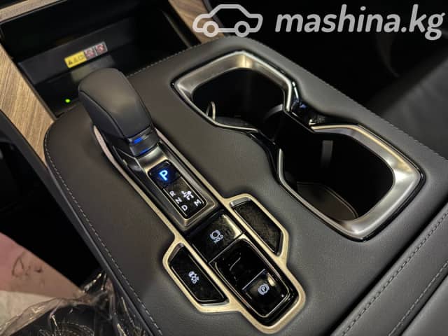 Lexus LM II 500h 2.4hyb AT 4WD