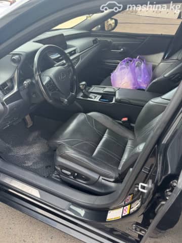 Lexus ES VII 300h 2.5hyb CVT
