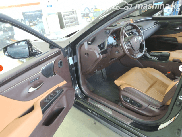 Lexus ES VII 300h 2.5hyb CVT