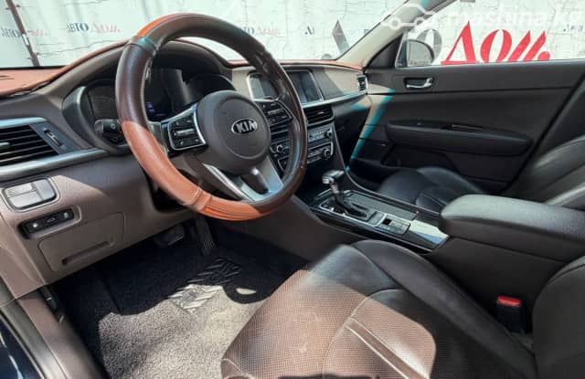 Kia K5 II 2.0 AT
