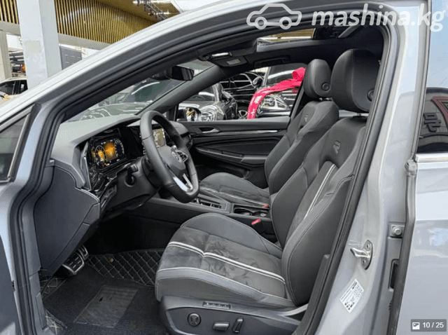 Volkswagen Golf VIII 1.4 AT