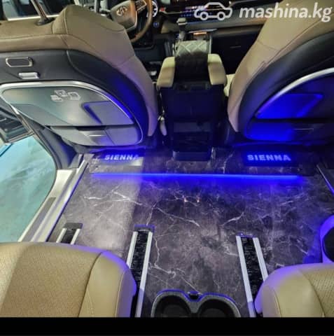 Toyota Sienna IV 2.5hyb AT