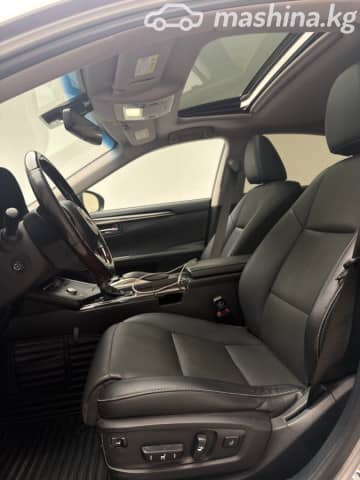 Lexus ES VI Рестайлинг 300h 2.5hyb CVT