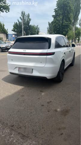 LiXiang L6 1.5hyb AT 4WD