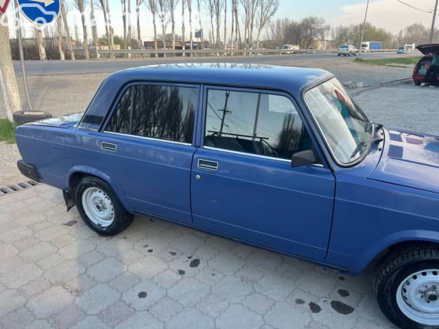 ВАЗ (Lada) 2105 21053 1.5 MT