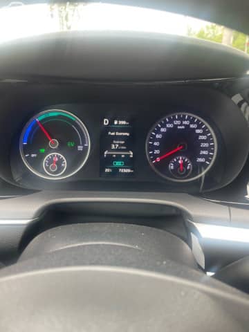 Kia K5 III 2.0hyb AT