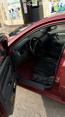 Chevrolet Lacetti 1.6 MT