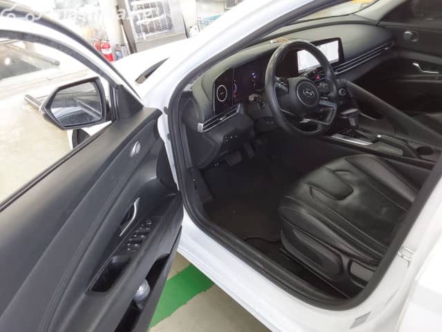 Hyundai Avante VII 1.6 AT