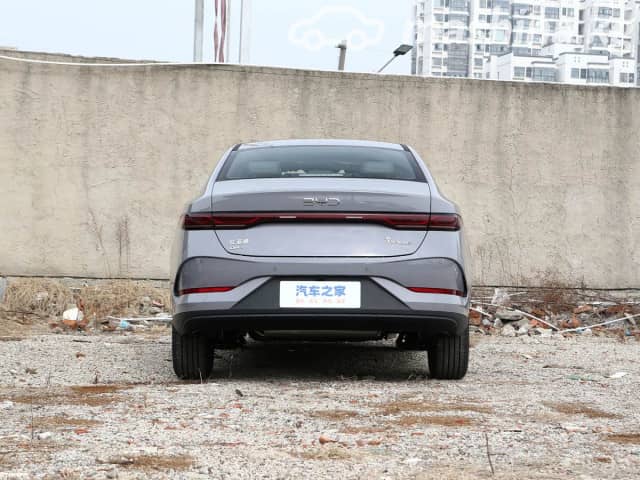 BYD Qin III DM-i 1.5hyb CVT