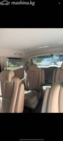 Kia Carnival III 2.2d AT