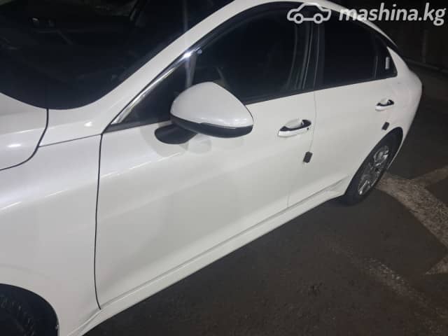 Kia K5 III 2.0hyb AT