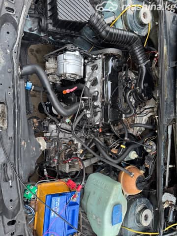 Volkswagen Passat B3 1.8 MT