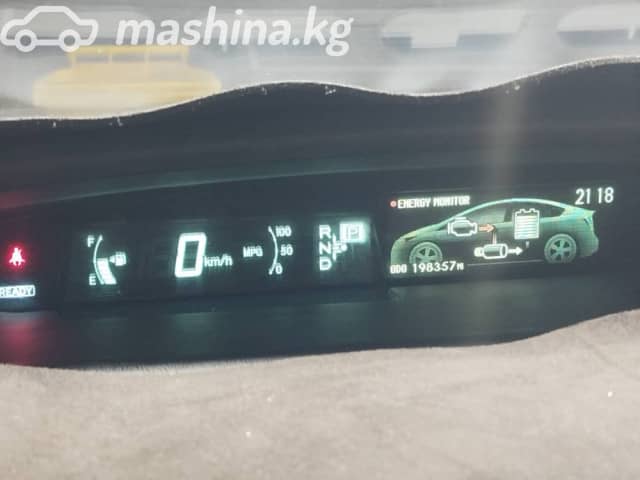 Toyota Prius III Рестайлинг (XW30) 1.8hyb AT