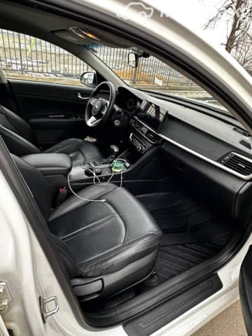 Kia K5 II 2.0 AT