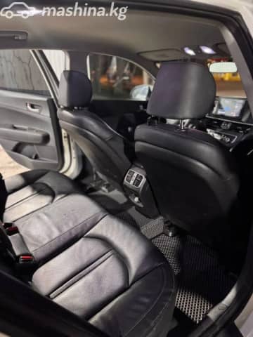 Kia K5 II 2.0 AT