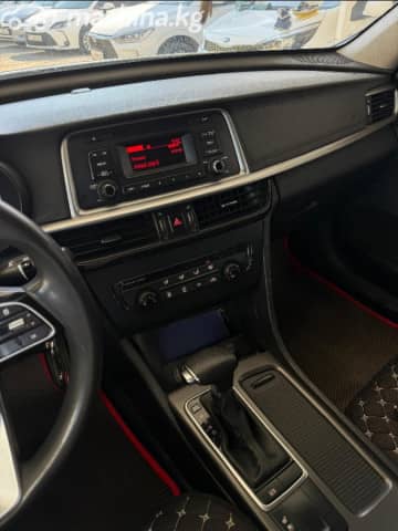 Kia K5 II 2.0 AT