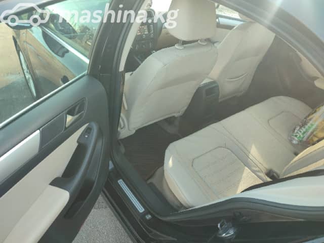 Volkswagen Jetta VI 2.5 MT
