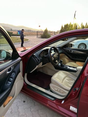 Infiniti Q50 I 2.0 AT