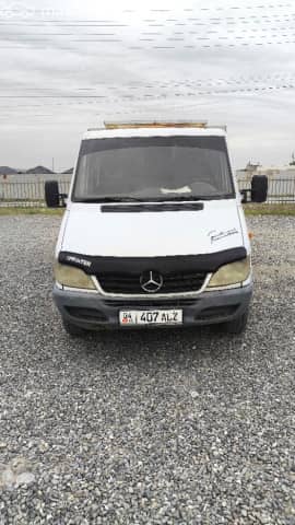 Mercedes-Benz Бортовой (4х2)