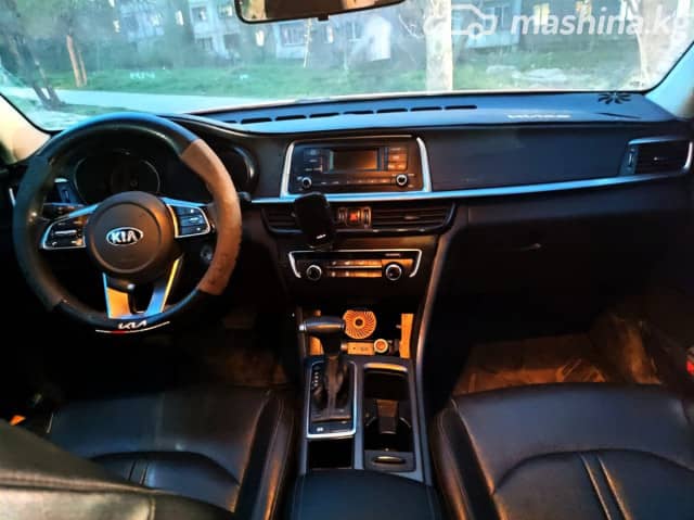 Kia K5 II 2.0 AT