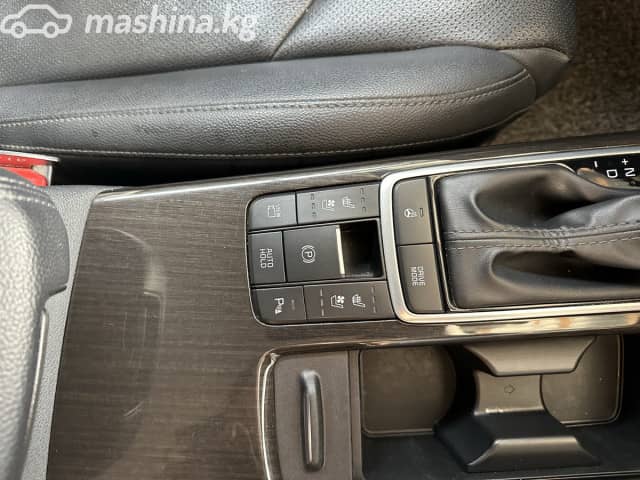 Kia K5 II 2.0 AT