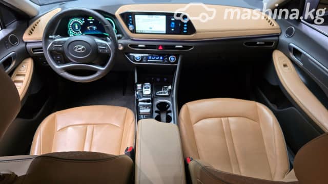 Hyundai Sonata VIII (DN8) 2.0hyb AT