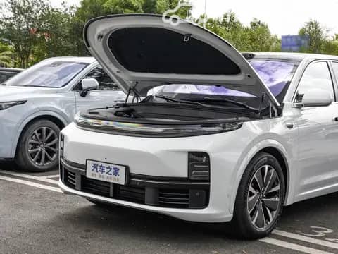 LiXiang L7 Рестайлинг 1.5hyb AT 4WD