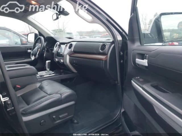 Toyota Tundra II Рестайлинг CrewMax 5.7 AT 4WD
