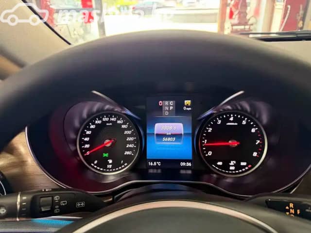 Mercedes-Benz V-Класс III (W447) Рестайлинг 260 компактный 2.0 AT