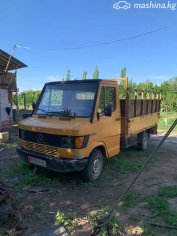 Mercedes-Benz Бортовой (4х2)